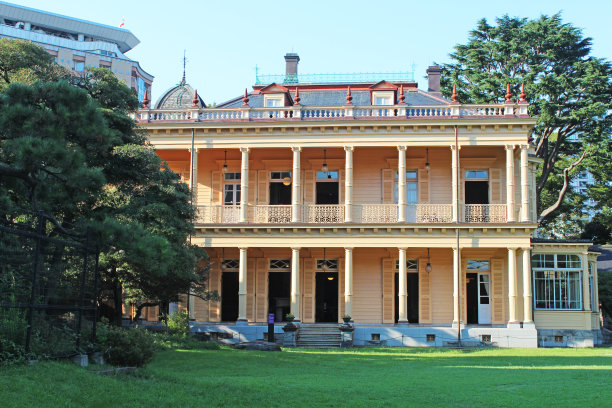 Kyu-Iwasaki-tei花园是由三菱集团第三任总裁于1896年建造的。图片下载