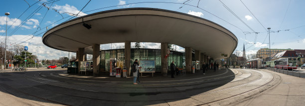 勋布伦城堡附近的Hietzing有轨电车和地铁站图片下载