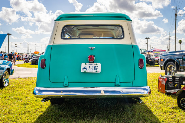 1955年雪佛兰Suburban Carryall图片下载