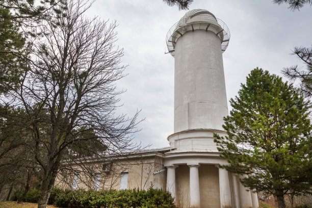 望远镜在克里米亚的科学定居点，天文台位于山区。克里米亚,图片下载