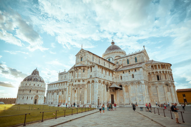 意大利的比萨大教堂图片下载