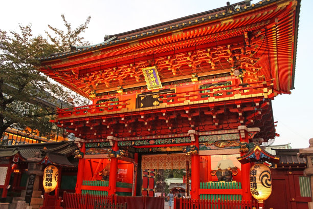 神田明真神社入口。这座神龛象征着商业繁荣。图片下载