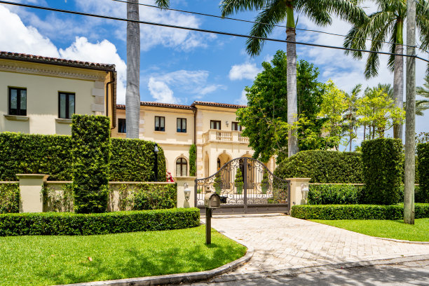 美国佛罗里达州迈阿密海滩拉戈尔斯岛豪华别墅的照片图片下载