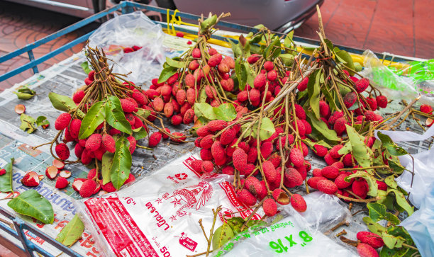 红果枸杞在泰国曼谷中城的泰国美食市场。图片下载