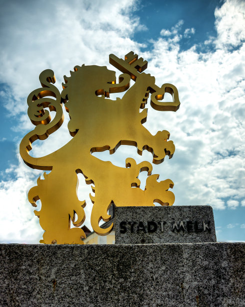 梅尔克市的盾形纹章，位于主广场图片下载