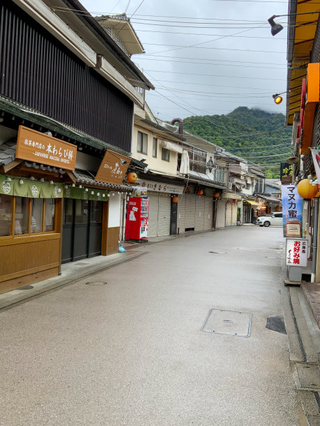 安静的宫岛商业街照片图片下载