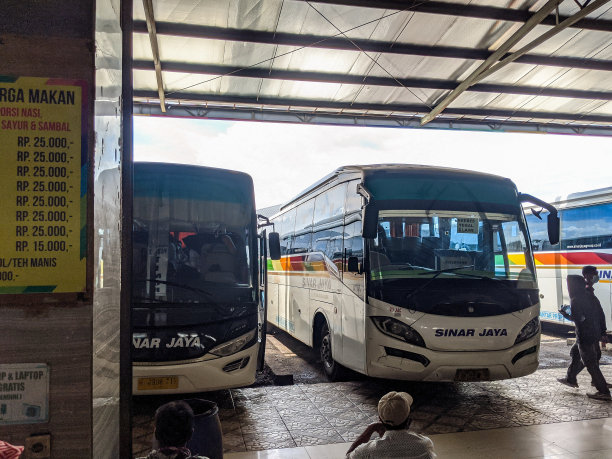 在中爪哇的一个巴士公司休息的地方图片下载