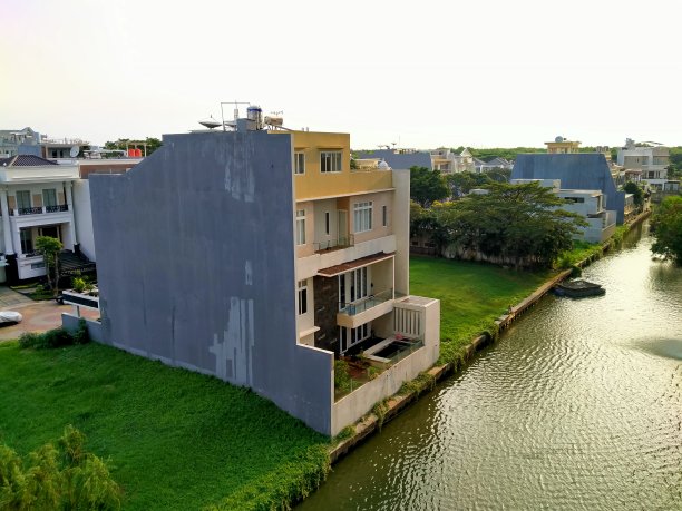 河边的居民图片下载