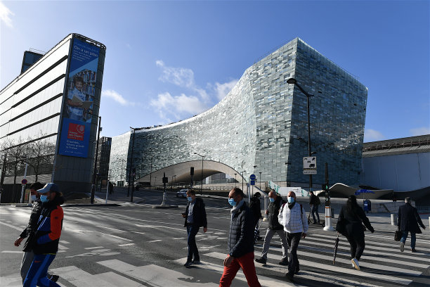 法国巴黎，世界报传媒集团新总部。图片下载