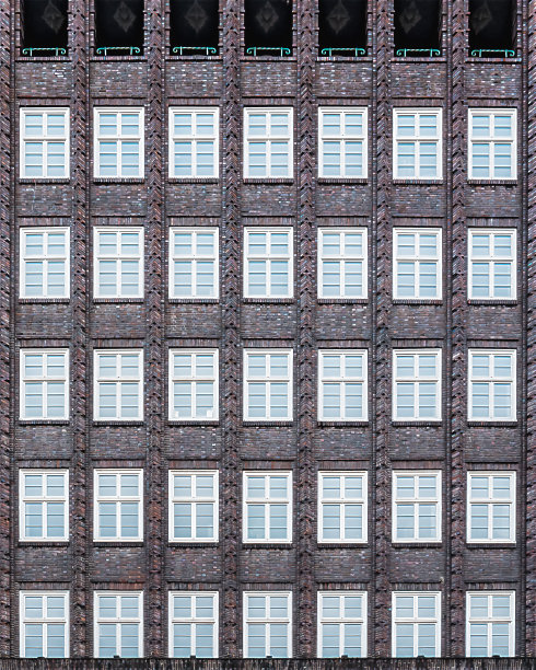 Chilehaus建筑窗户细节-汉堡，德国图片下载