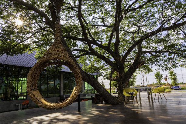 在辛布里省的布里区，咖啡馆和餐馆被称为Rai Singha Kaset图片下载