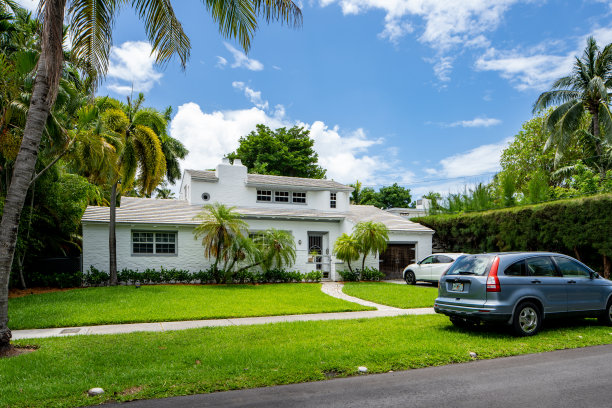 美国佛罗里达州迈阿密海滩拉戈尔斯岛豪华别墅的照片图片下载