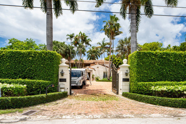 美国佛罗里达州迈阿密海滩拉戈尔斯岛豪华别墅的照片图片下载