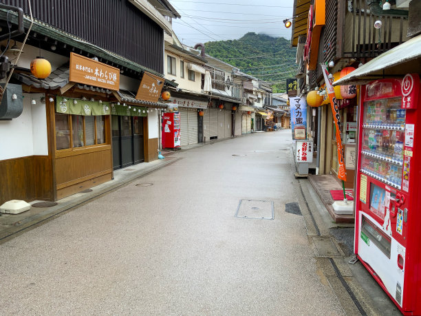 安静的宫岛商业街照片图片下载