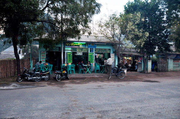 当地的小杂货店图片下载