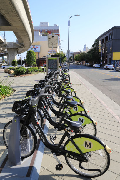 洛杉矶地铁自行车共享中心在唐人街站图片下载