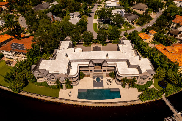 航拍照片德里克基特斯前房子租给汤姆布雷迪在戴维斯岛坦帕佛罗里达州美国图片下载