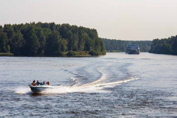 河水运输图片下载