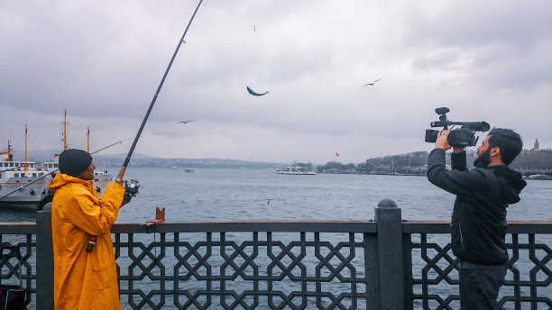 伊斯坦布尔市的摄影师射杀了一名渔民图片下载