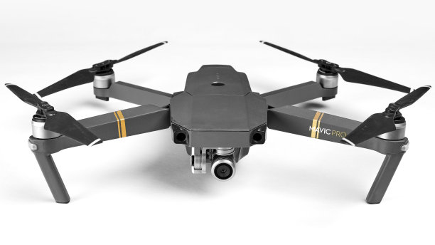 DJI Mavic PRO白色背景。02.12.2018罗斯托夫,俄罗斯图片下载