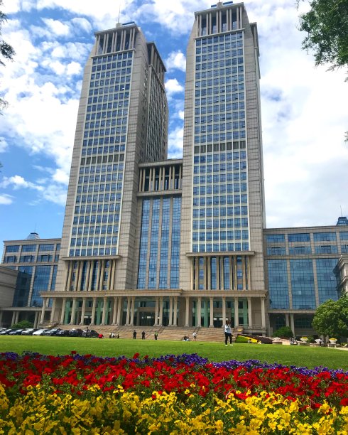 复旦大学大楼，中国上海图片下载
