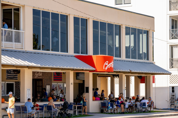 波士顿海滩餐厅的户外座位照片图片下载