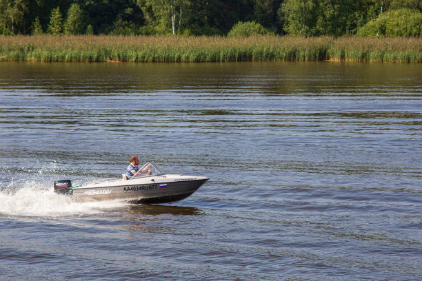 河水运输图片下载
