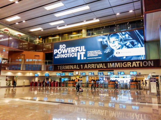 新加坡樟宜国际机场的出入境管制。图片下载