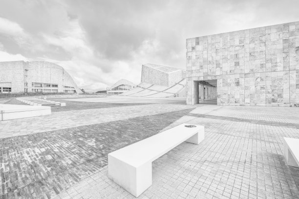 这是加利西亚圣地亚哥德孔波斯特拉建筑作品Gaiás或Cidade da culture的黑白照片。图片下载