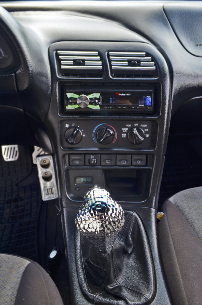 漂亮的跑车图片下载