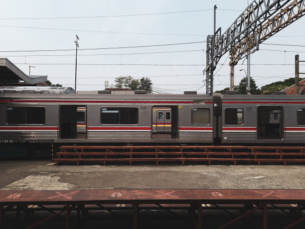 火车汽车图片下载