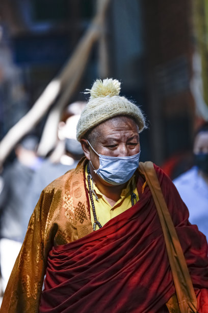 新德里的一位西藏僧侣图片下载