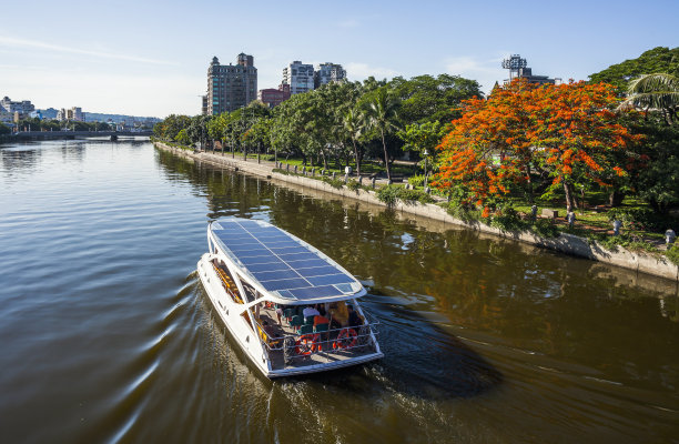 台湾高雄爱情河沿岸的风景。图片下载