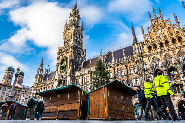 慕尼黑圣诞市场的一间封闭小屋图片下载