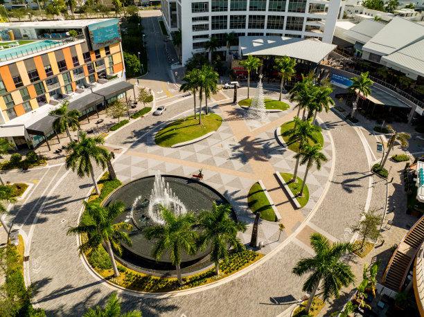 多拉尔城市广场的航拍照片图片下载