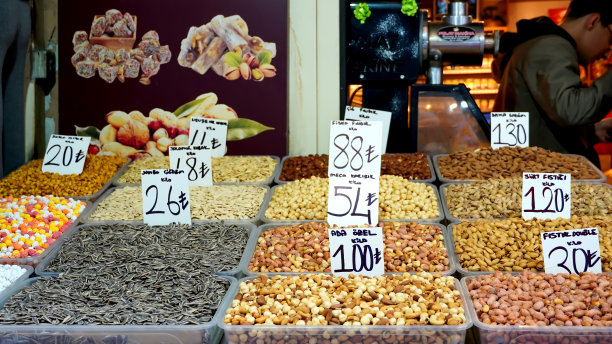 一家土耳其商店，出售干果、干果和一些典型的土耳其香料图片下载