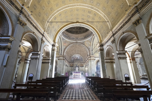 意大利米兰，圣玛丽教堂内部图片下载