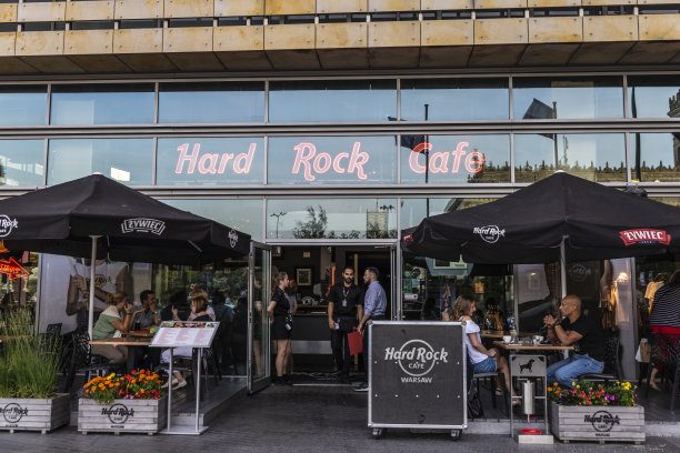波兰华沙硬石咖啡馆的露台图片下载