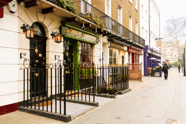 著名侦探夏洛克·福尔摩斯在伦敦贝克街221b的办公室和家。图片下载