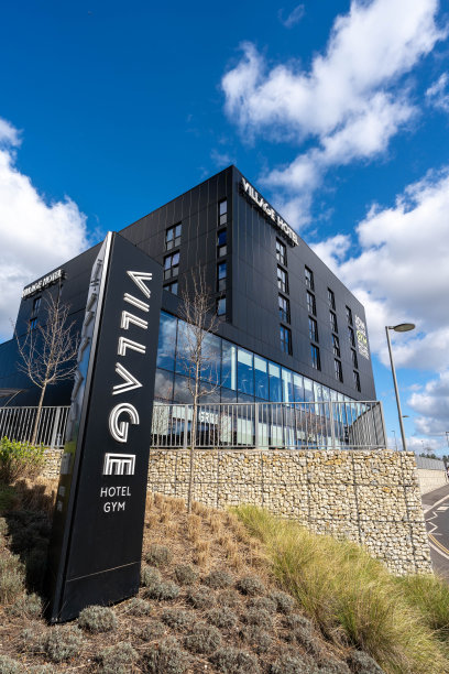 基于基础视图的乡村酒店和健身房图片下载