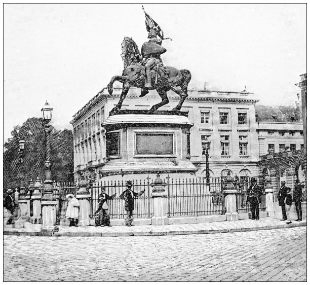 比利时的古董旅行照片:戈弗雷·德·布永雕像图片下载