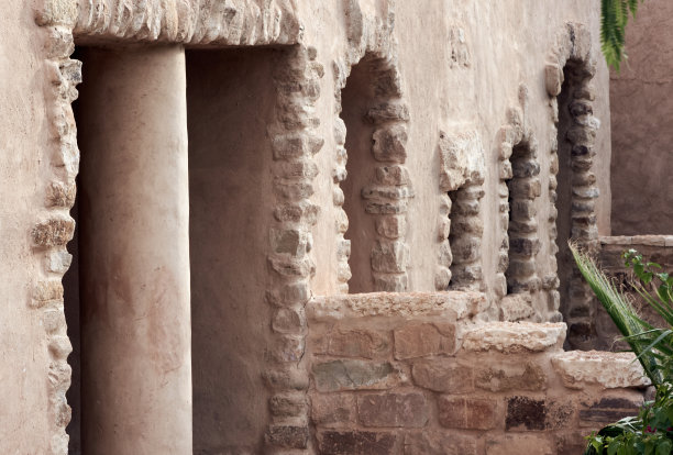 复古的照片。2011年5月。死海。约旦酒店Movenpick度假村死海5 *死海。为其他游客而建的古建筑都是阿拉伯风格的。游客休息的地方。图片下载