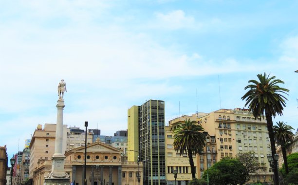 布宜诺斯艾利斯拉瓦莱广场附近的建筑图片下载