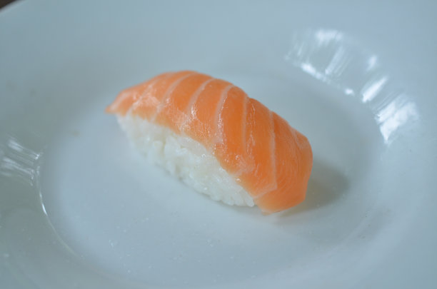 三文鱼寿司图片下载