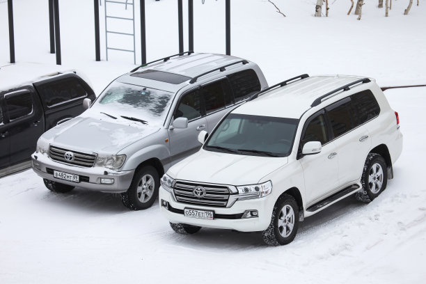 丰田陆地巡洋舰图片下载