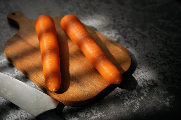 阳光照在胡萝卜上图片下载