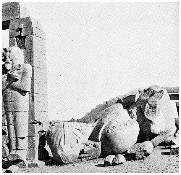 埃及雕像推翻现场老照片图片下载