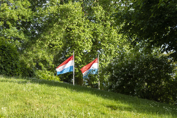 卢森堡的旗帜图片下载