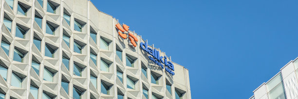 位于法国巴黎拉德芳斯的Dalkia总部大楼图片下载