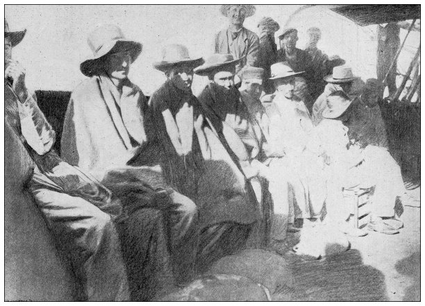 古玩图片:受伤的西班牙士兵乘坐“阿方索十二号”从古巴返回图片下载